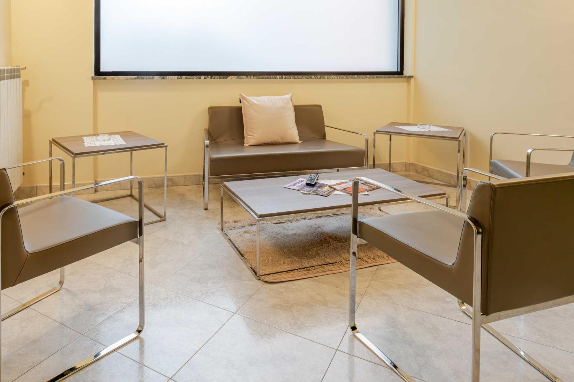 Hotel Posta - 3 Stars - Comfortable Stay In Βεντιμίλια Εξωτερικό φωτογραφία