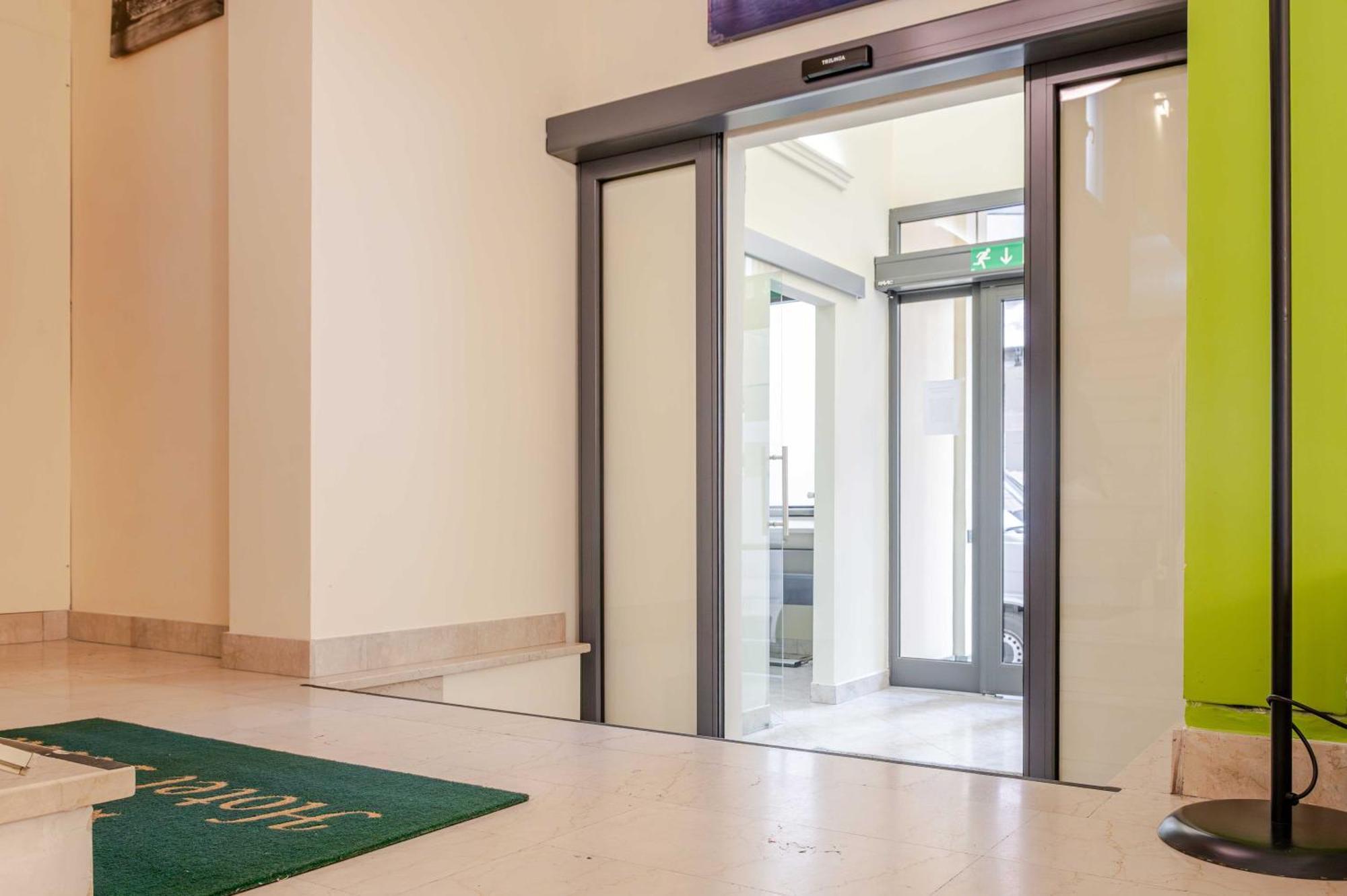Hotel Posta - 3 Stars - Comfortable Stay In Βεντιμίλια Εξωτερικό φωτογραφία