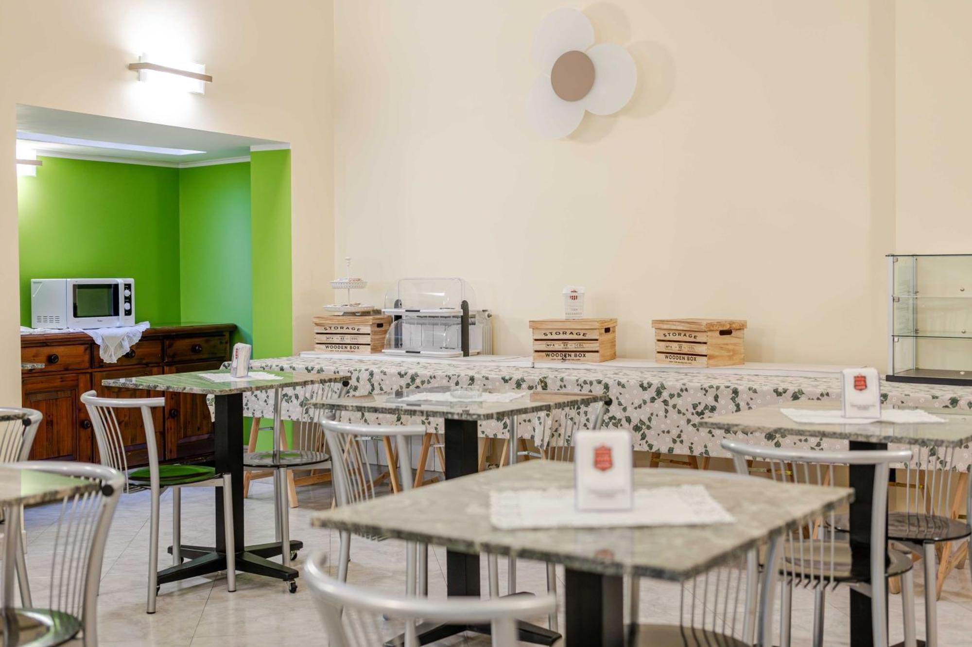 Hotel Posta - 3 Stars - Comfortable Stay In Βεντιμίλια Εξωτερικό φωτογραφία