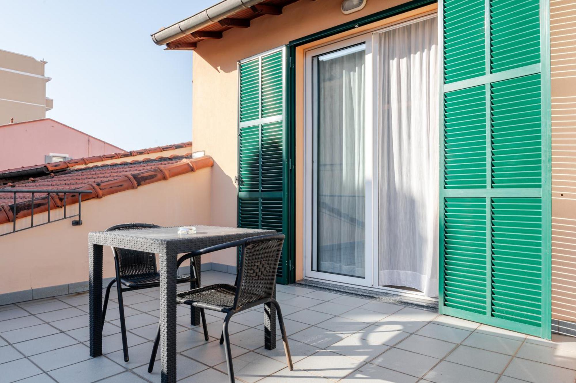 Hotel Posta - 3 Stars - Comfortable Stay In Βεντιμίλια Εξωτερικό φωτογραφία