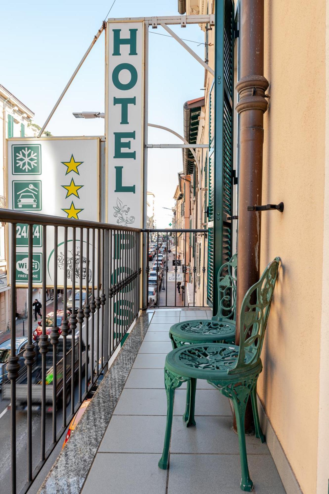 Hotel Posta - 3 Stars - Comfortable Stay In Βεντιμίλια Εξωτερικό φωτογραφία