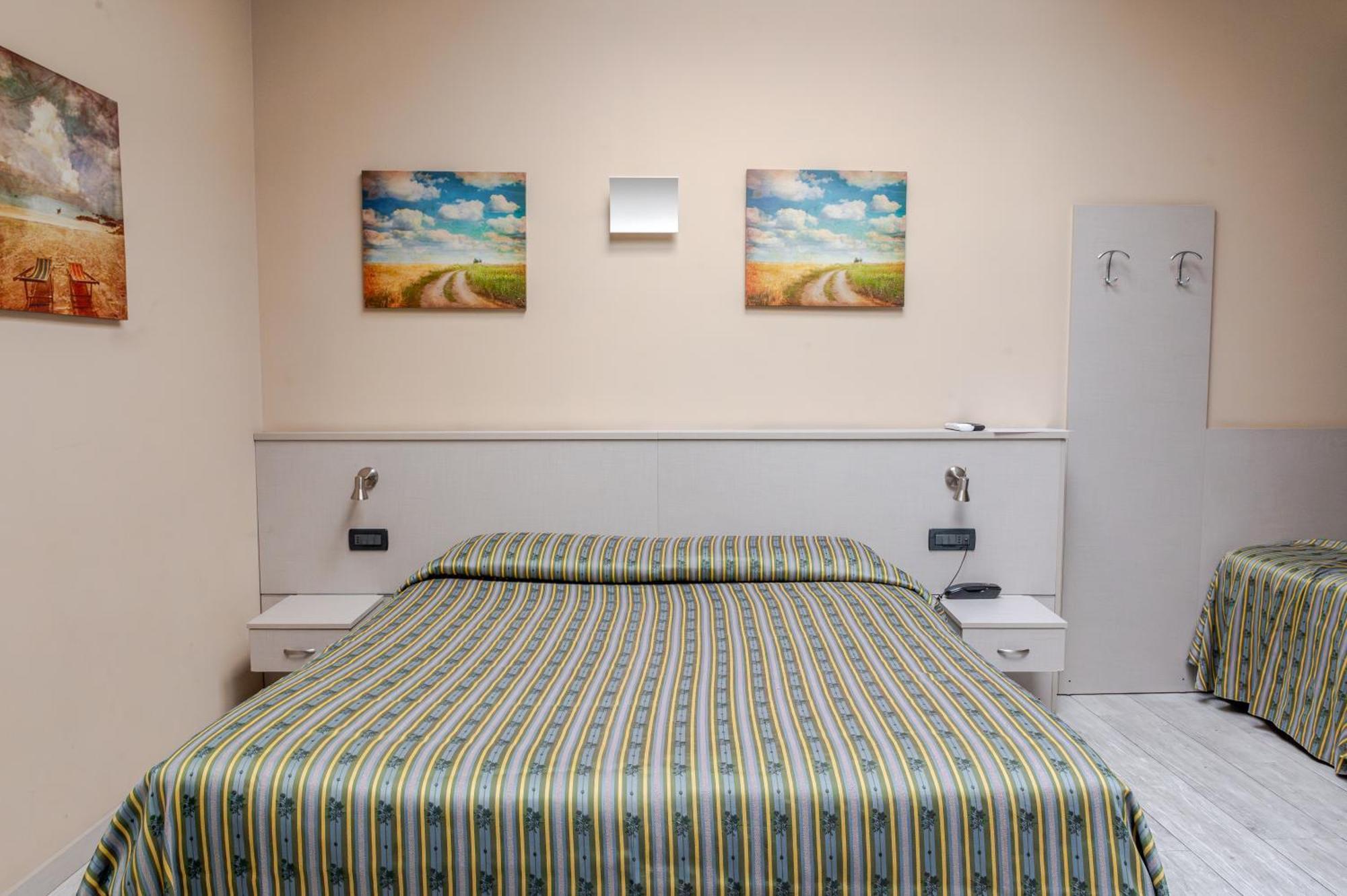 Hotel Posta - 3 Stars - Comfortable Stay In Βεντιμίλια Εξωτερικό φωτογραφία