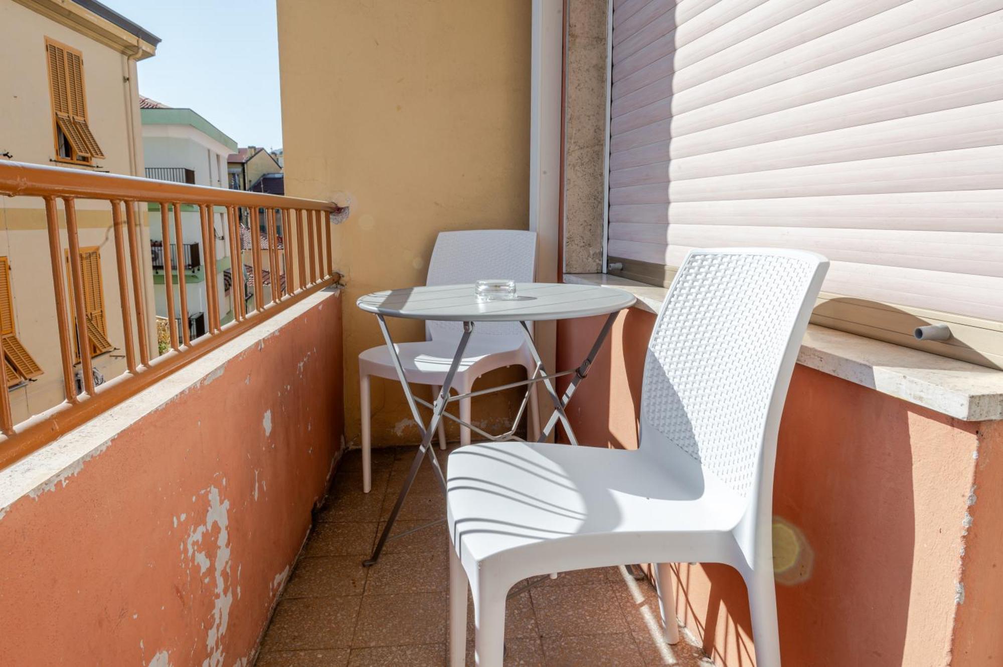 Hotel Posta - 3 Stars - Comfortable Stay In Βεντιμίλια Εξωτερικό φωτογραφία
