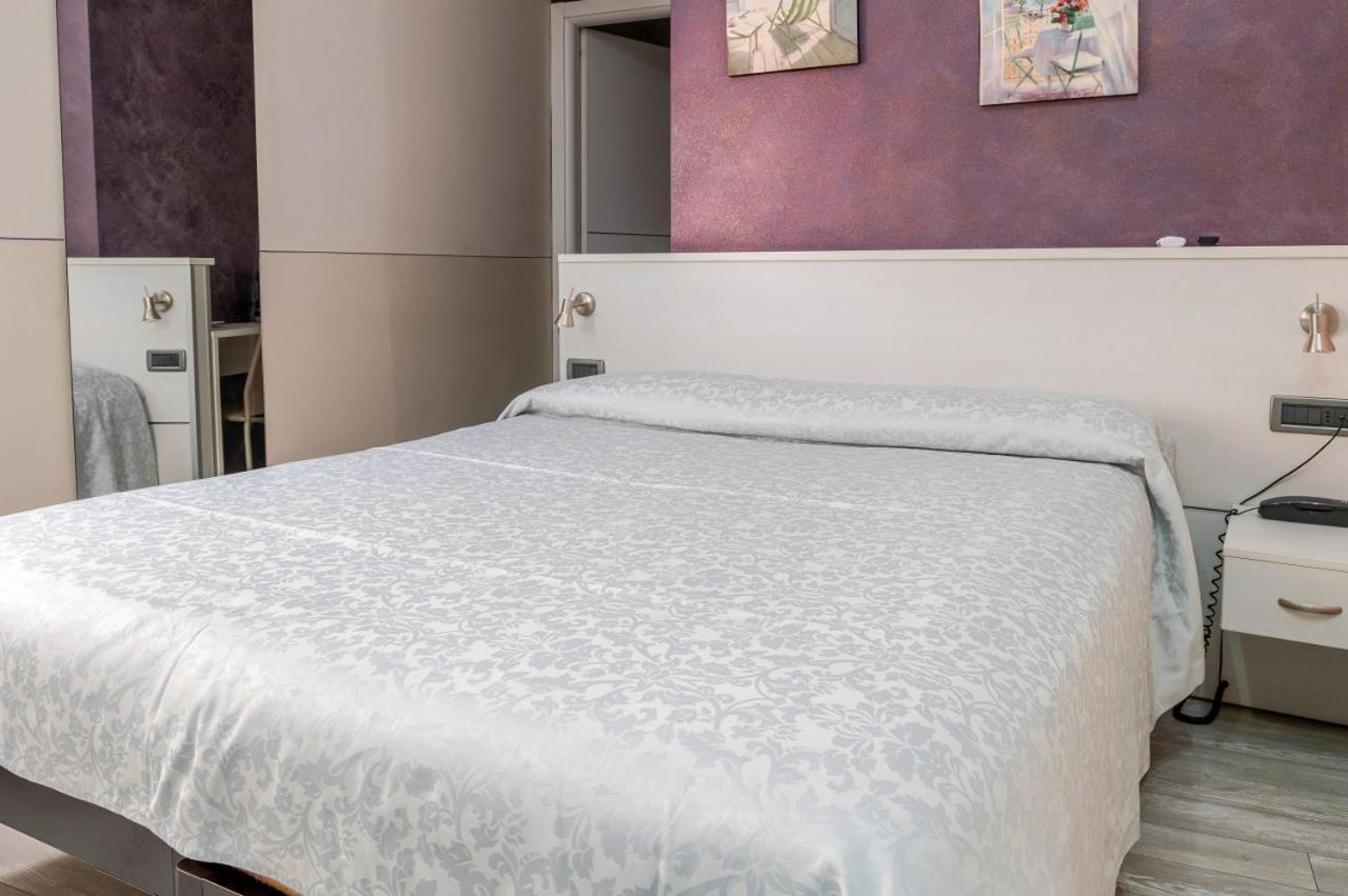 Hotel Posta - 3 Stars - Comfortable Stay In Βεντιμίλια Εξωτερικό φωτογραφία